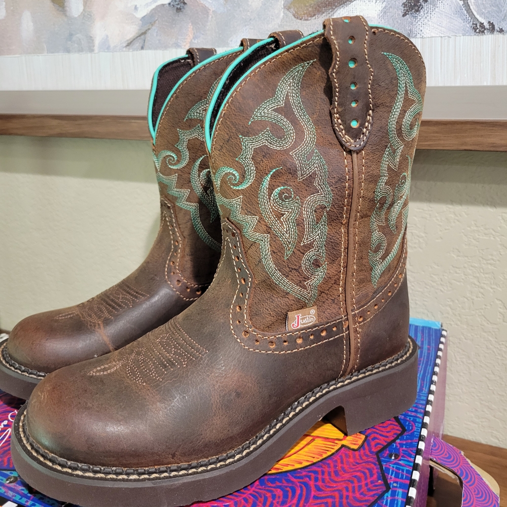 NIB Justin Boots Brown and Green Western Boots